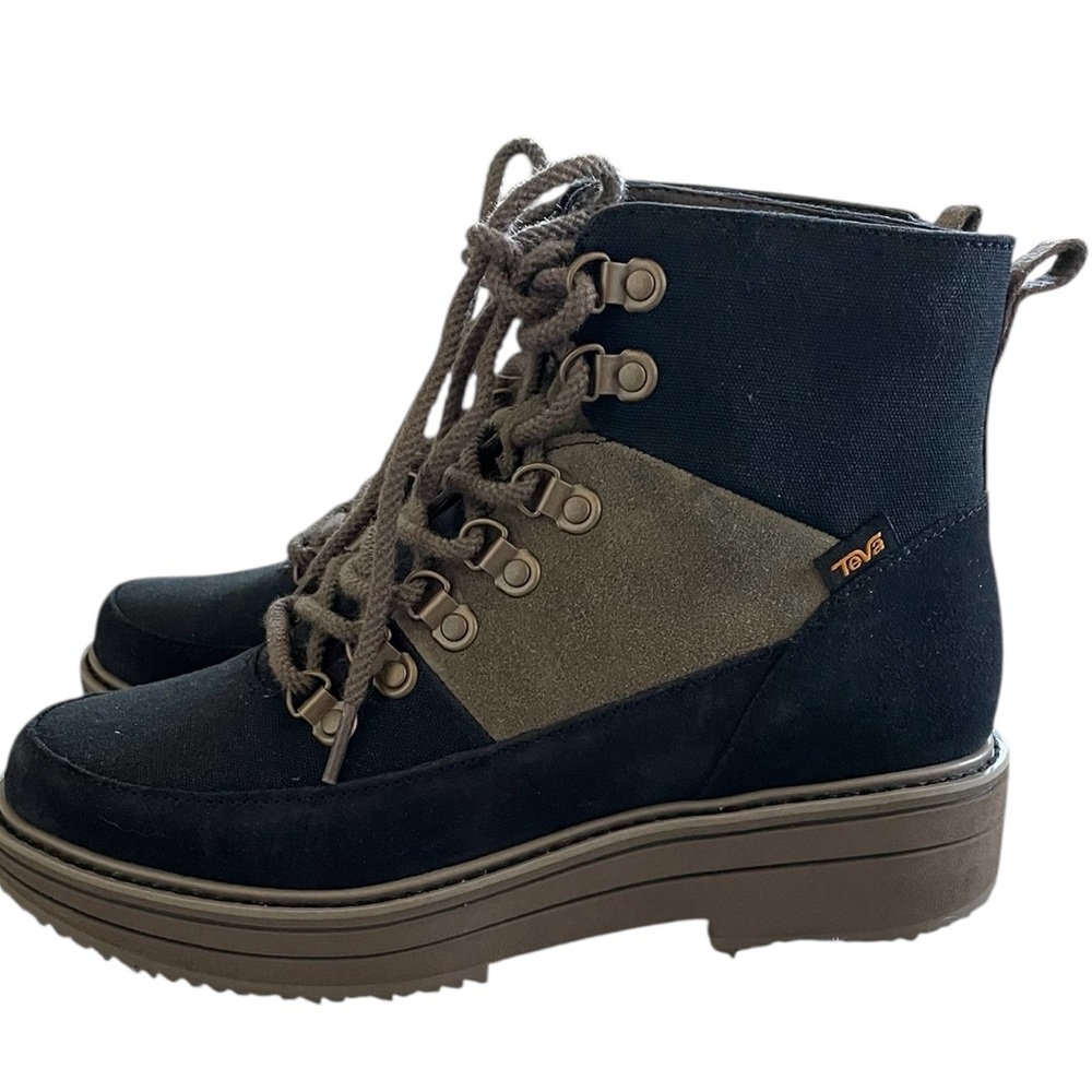 TEVA MIDFORM PATCHWORK BOOT WOMEN'S Size 9 NWOB